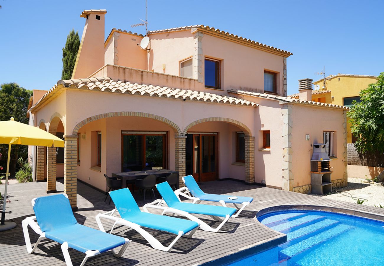 Villa in Sant Pere Pescador - Fantastische Villa in der Nähe des Sandstrandes Sant Pere Pescador