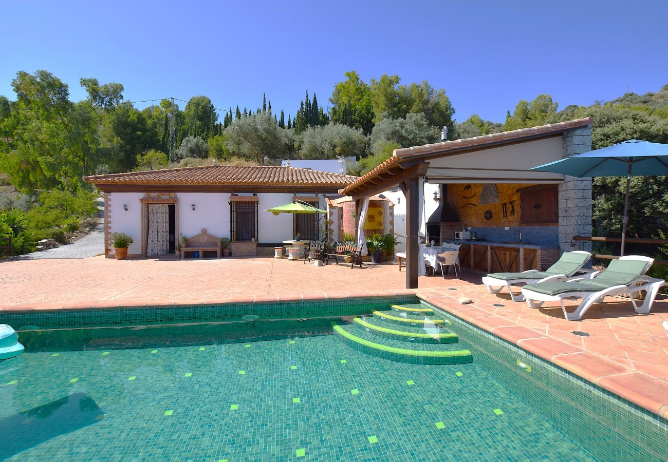 Villa in Riogordo - Schone Villa mit privatem Pool und atemberaubender Aussicht