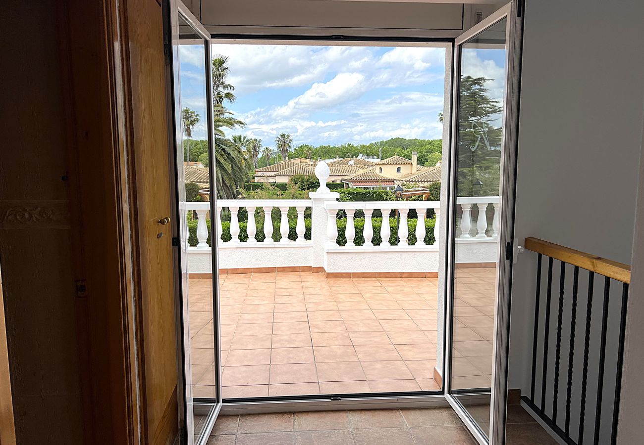 Villa in Sant Pere Pescador - Stilvolle Villa mit privatem Pool in der Bucht von Roses