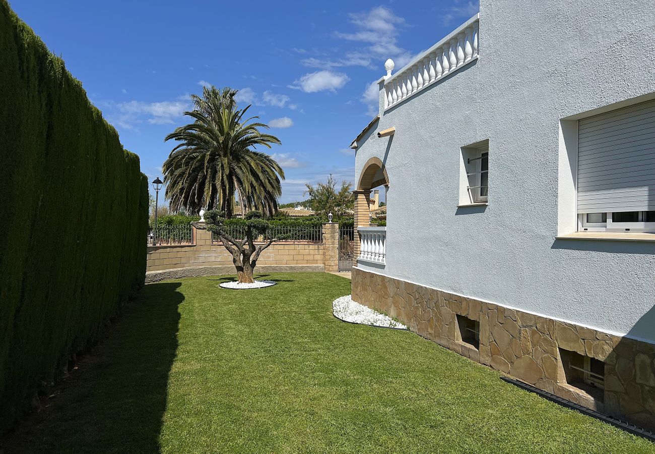 Villa in Sant Pere Pescador - Stilvolle Villa mit privatem Pool in der Bucht von Roses