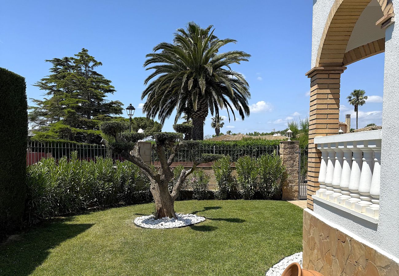 Villa in Sant Pere Pescador - Stilvolle Villa mit privatem Pool in der Bucht von Roses