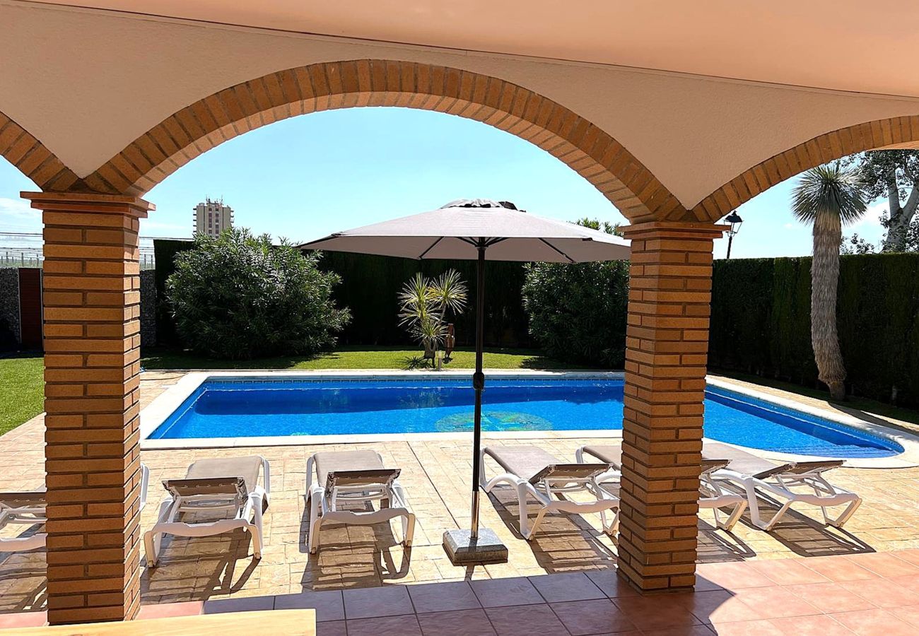 Villa in Sant Pere Pescador - Stilvolle Villa mit privatem Pool in der Bucht von Roses
