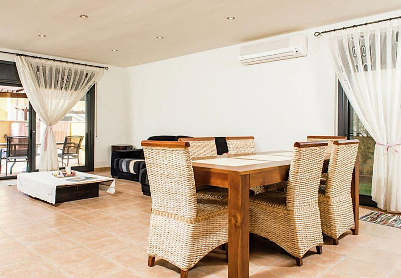 Ferienhaus in Sant Pere Pescador - Modernes Ferienhaus mit 3 Schlafzimmern und privatem Pool in Sant Pere Pescador