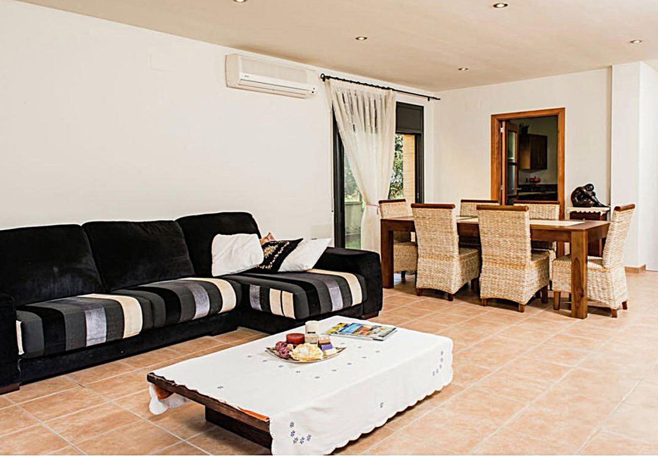 Ferienhaus in Sant Pere Pescador - Modernes Ferienhaus mit 3 Schlafzimmern und privatem Pool in Sant Pere Pescador