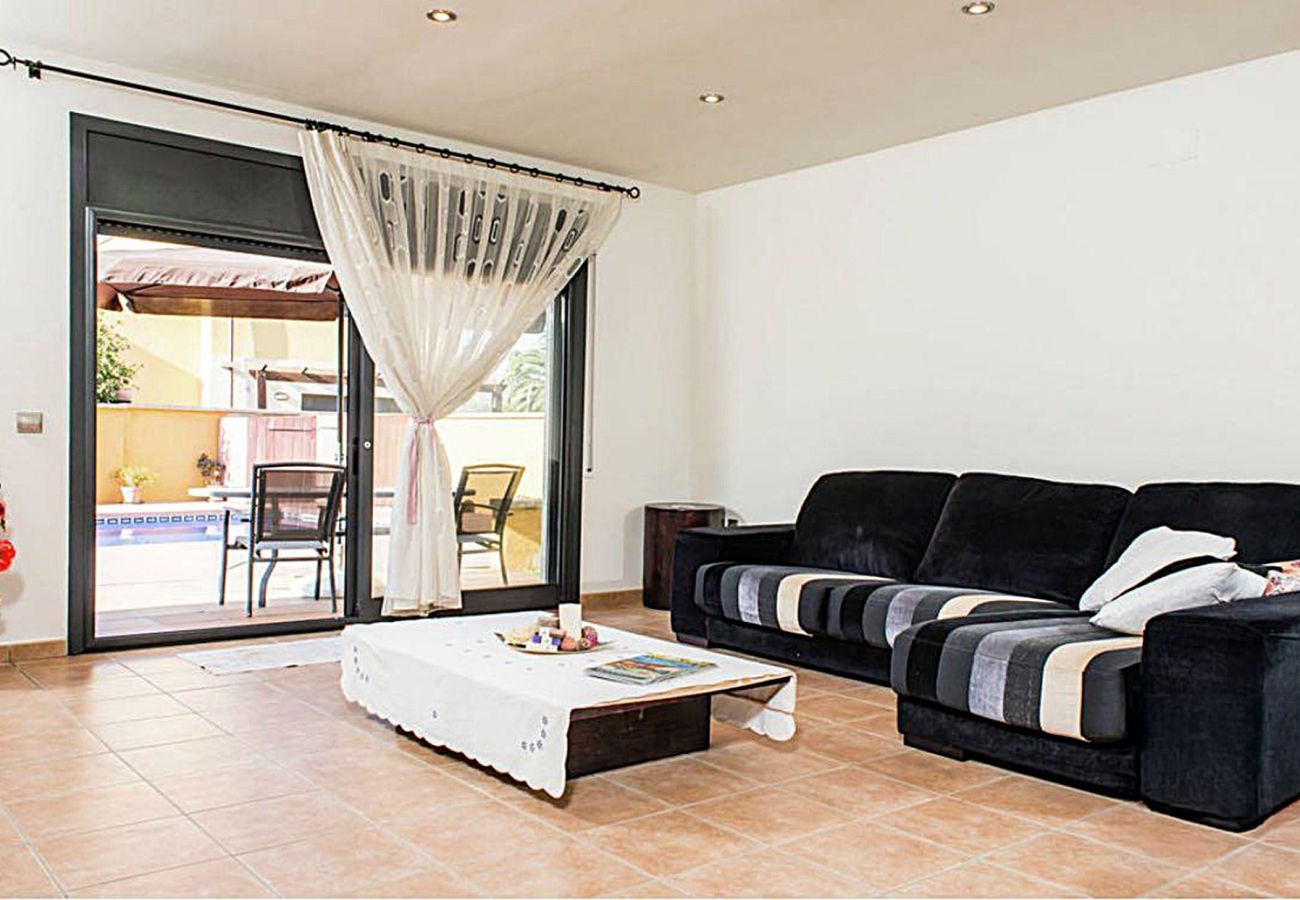 Ferienhaus in Sant Pere Pescador - Modernes Ferienhaus mit 3 Schlafzimmern und privatem Pool in Sant Pere Pescador