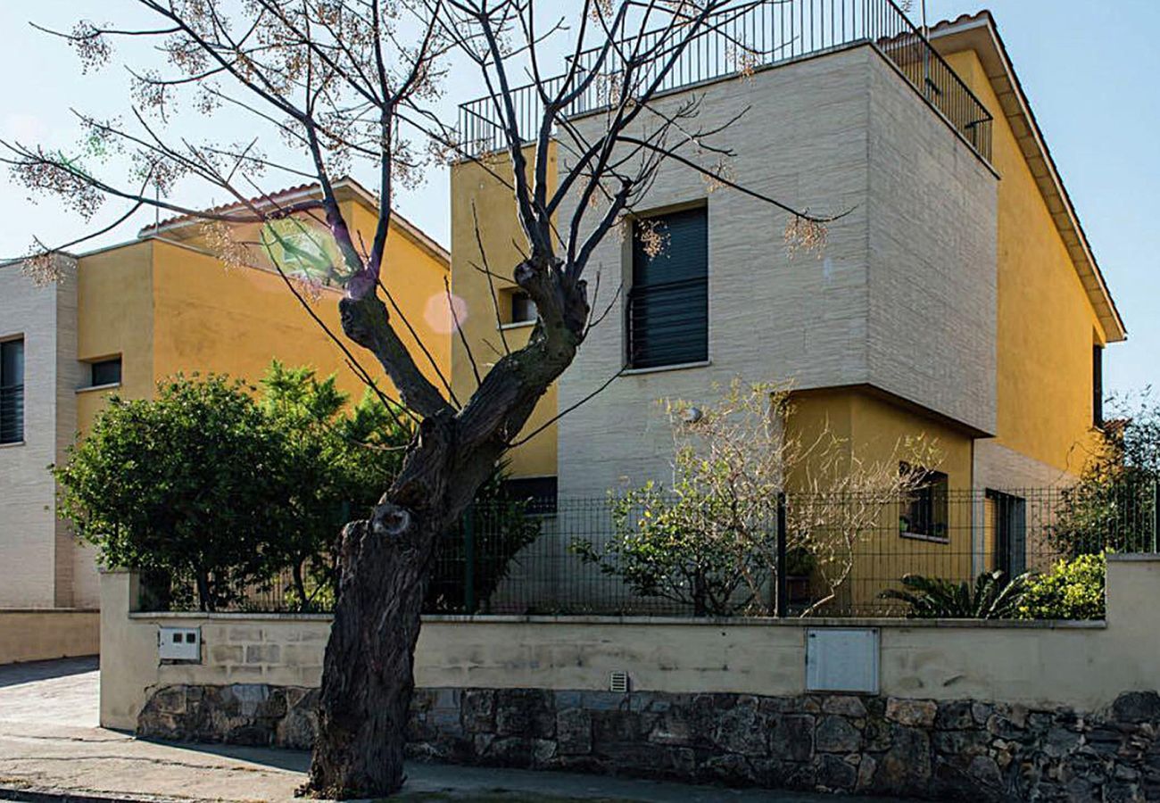 Ferienhaus in Sant Pere Pescador - Modernes Ferienhaus mit 3 Schlafzimmern und privatem Pool in Sant Pere Pescador