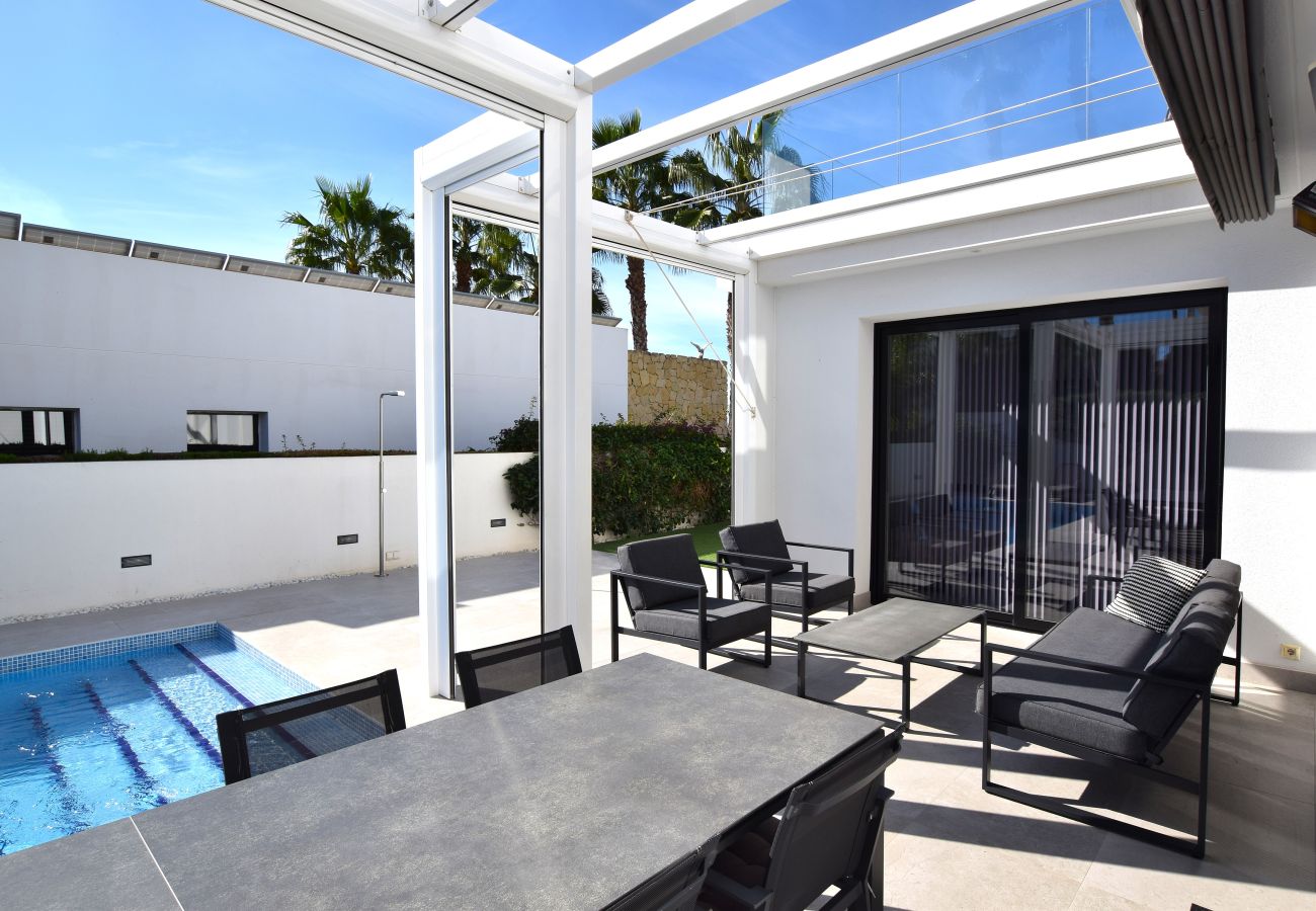 Villa in San Fulgencio - Moderne Costa Blanca Villa mit Pool und Terrasse