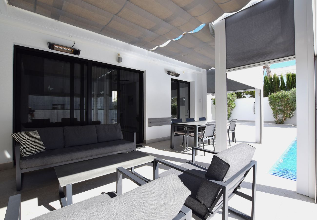 Villa in San Fulgencio - Moderne Costa Blanca Villa mit Pool und Terrasse