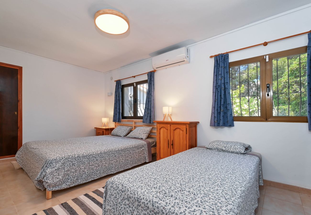 Ferienhaus in Benissa - Charmantes Ferienhaus mit Gästehaus, Swimmingpool und herrlicher Aussicht
