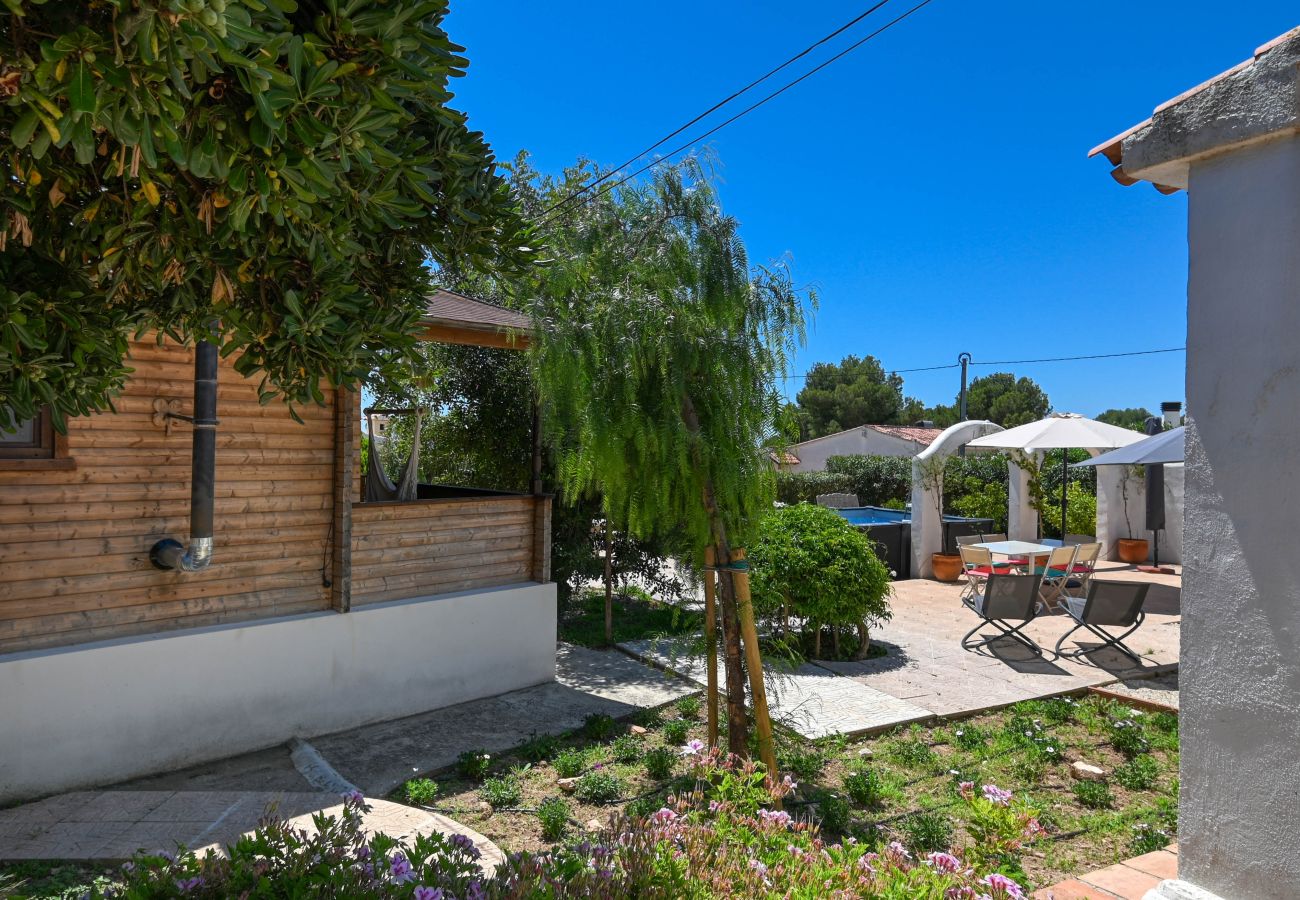 Ferienhaus in Benissa - Charmantes Ferienhaus mit Gästehaus, Swimmingpool und herrlicher Aussicht