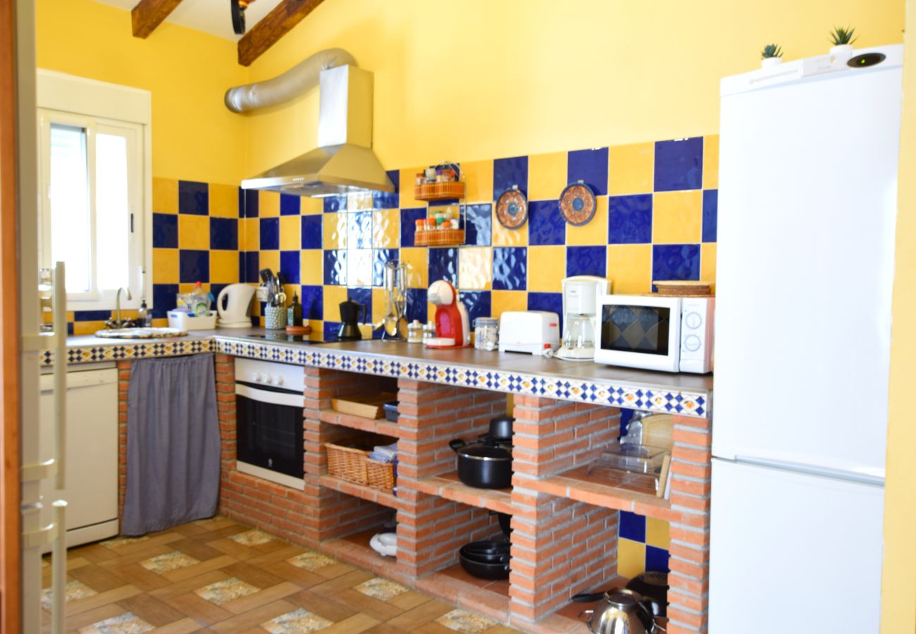 Villa en Arenas - Encantadora villa con piscina cerca de Arenas