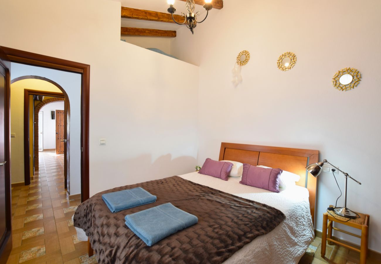 Villa en Arenas - Encantadora villa con piscina cerca de Arenas