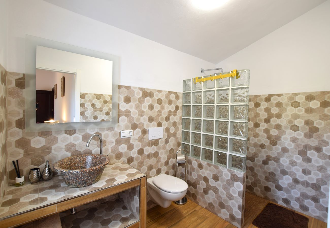 Villa en Arenas - Encantadora villa con piscina cerca de Arenas