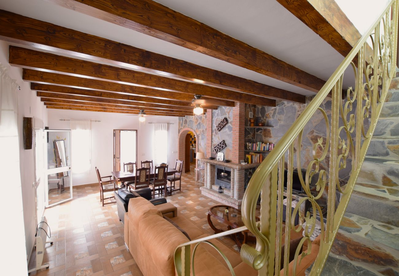 Villa en Arenas - Encantadora villa con piscina cerca de Arenas