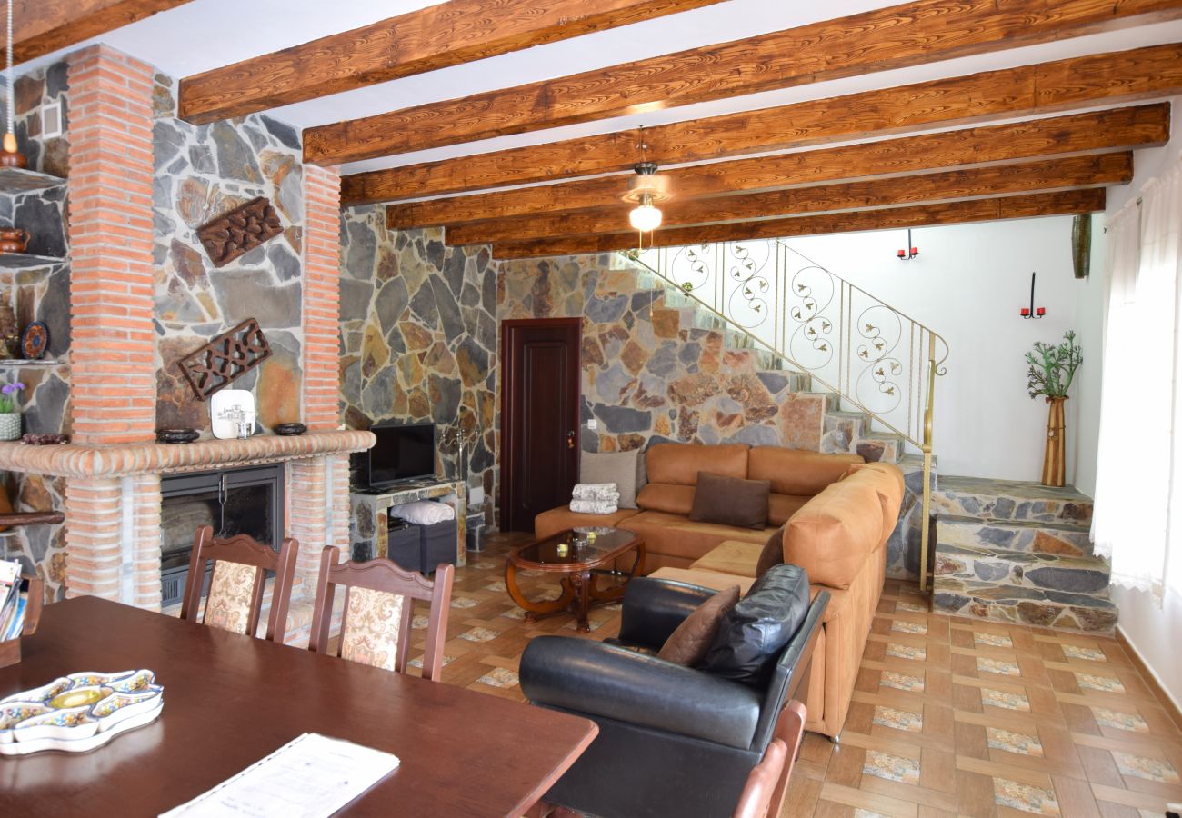 Villa en Arenas - Encantadora villa con piscina cerca de Arenas