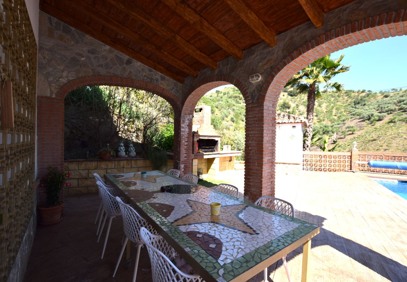 Villa en Arenas - Encantadora villa con piscina cerca de Arenas