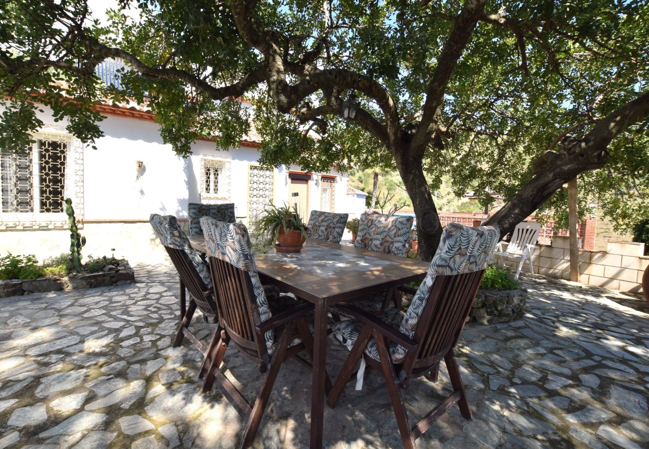 Villa en Arenas - Encantadora villa con piscina cerca de Arenas