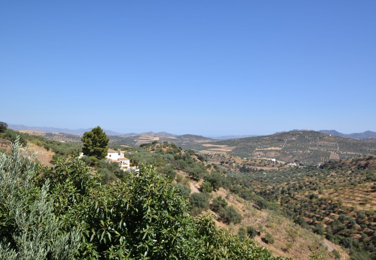 Villa en Riogordo - Idílica villa andaluza con piscina privada e impresionantes vistas