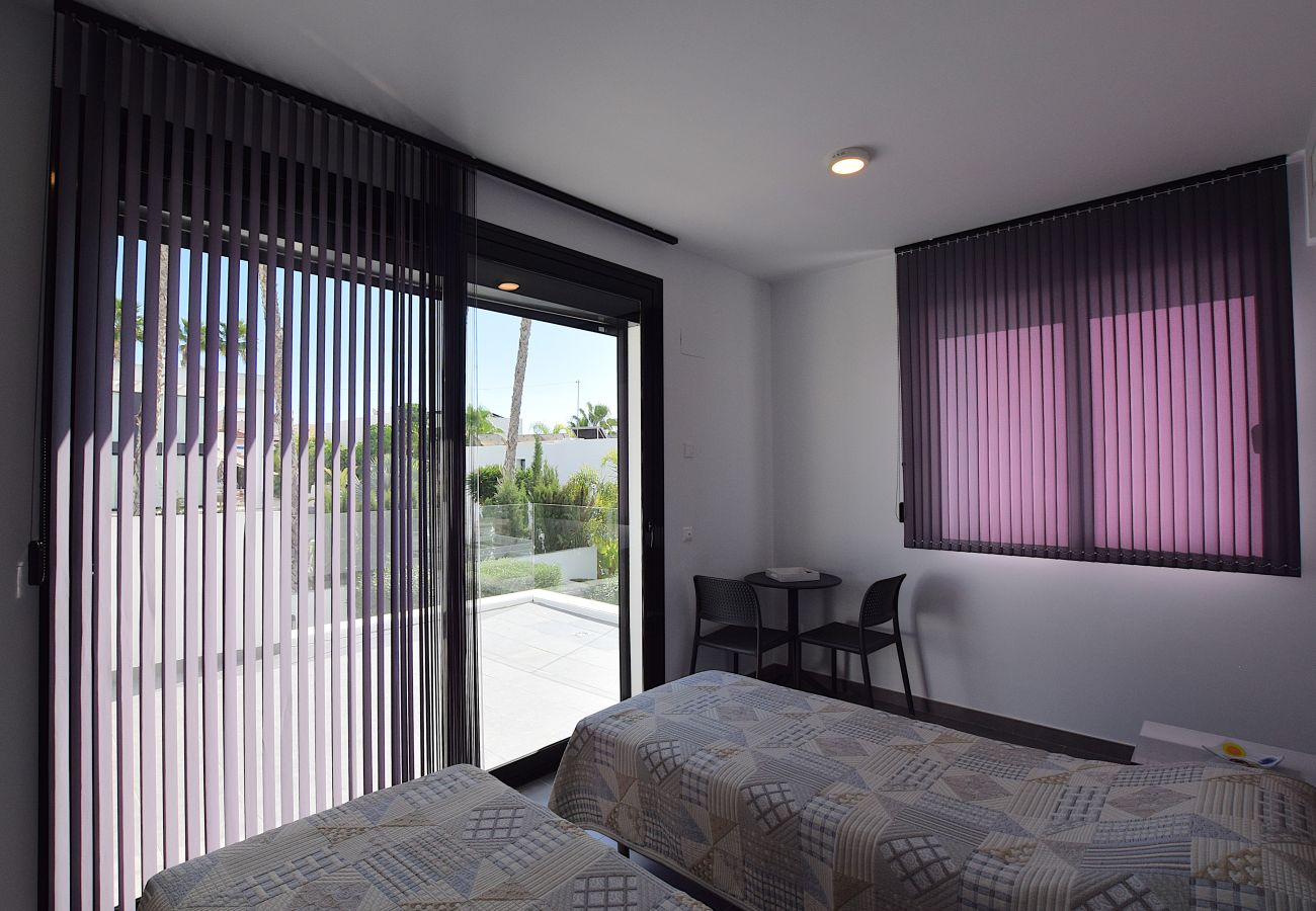 Villa en San Fulgencio - Modern Costa Blanca villa with pool and sunny terrace