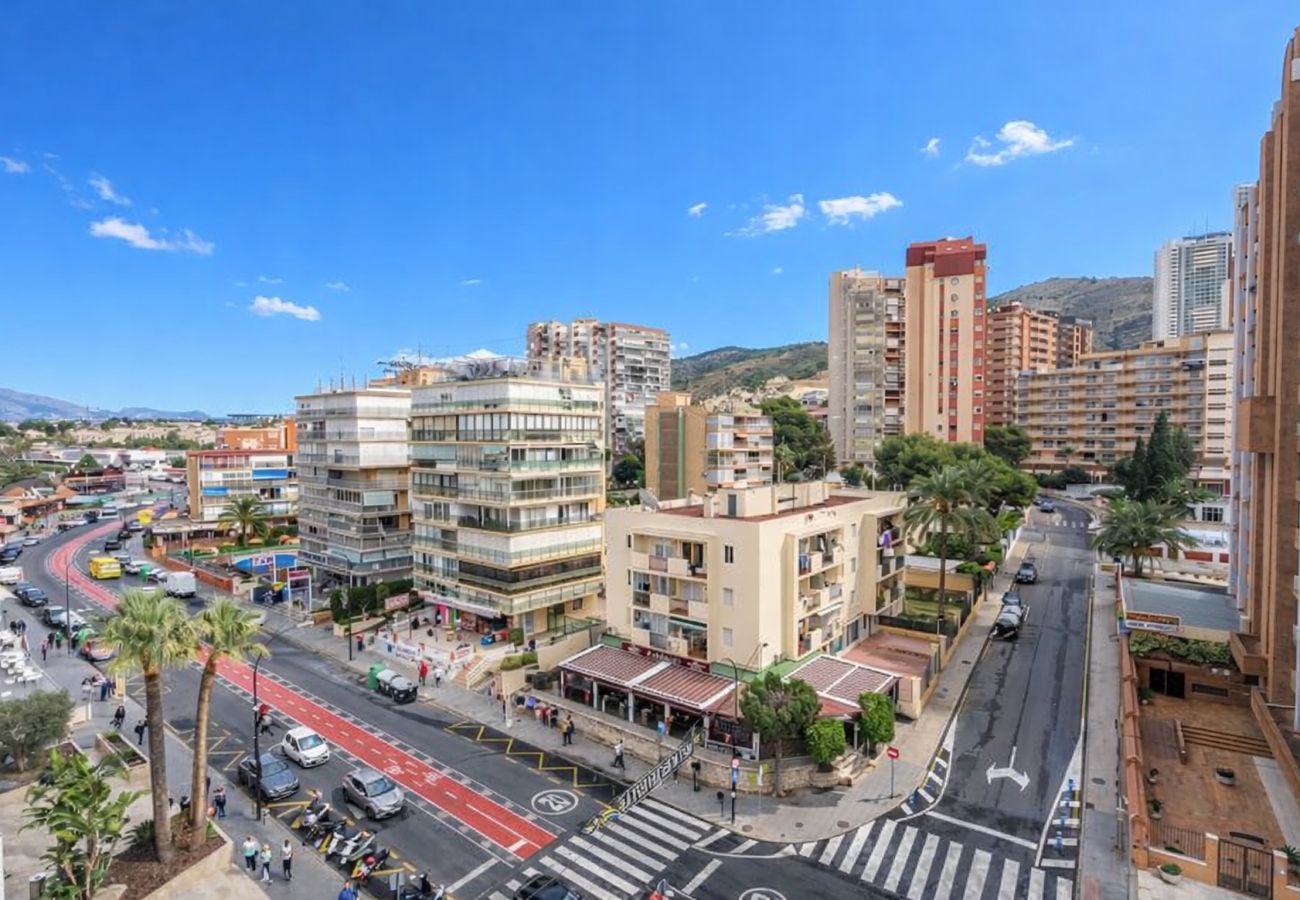 Apartamento en Benidorm - Apartamento con piscina y plaza de aparcamiento en Benidorm, a 500 metros de la Playa de Levante.