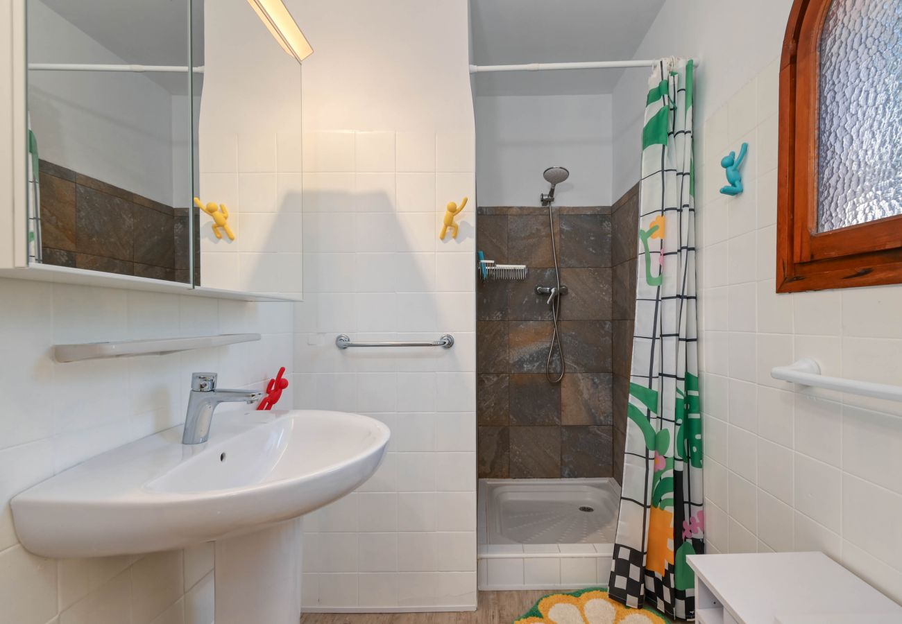 Casa en Benissa - Encantadora casa de vacaciones y cabaña, piscina y vistas