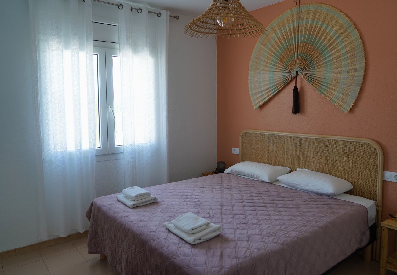 Villa à Sant Pere Pescador - Maison confortable avec piscine à très courte distance de la plage.