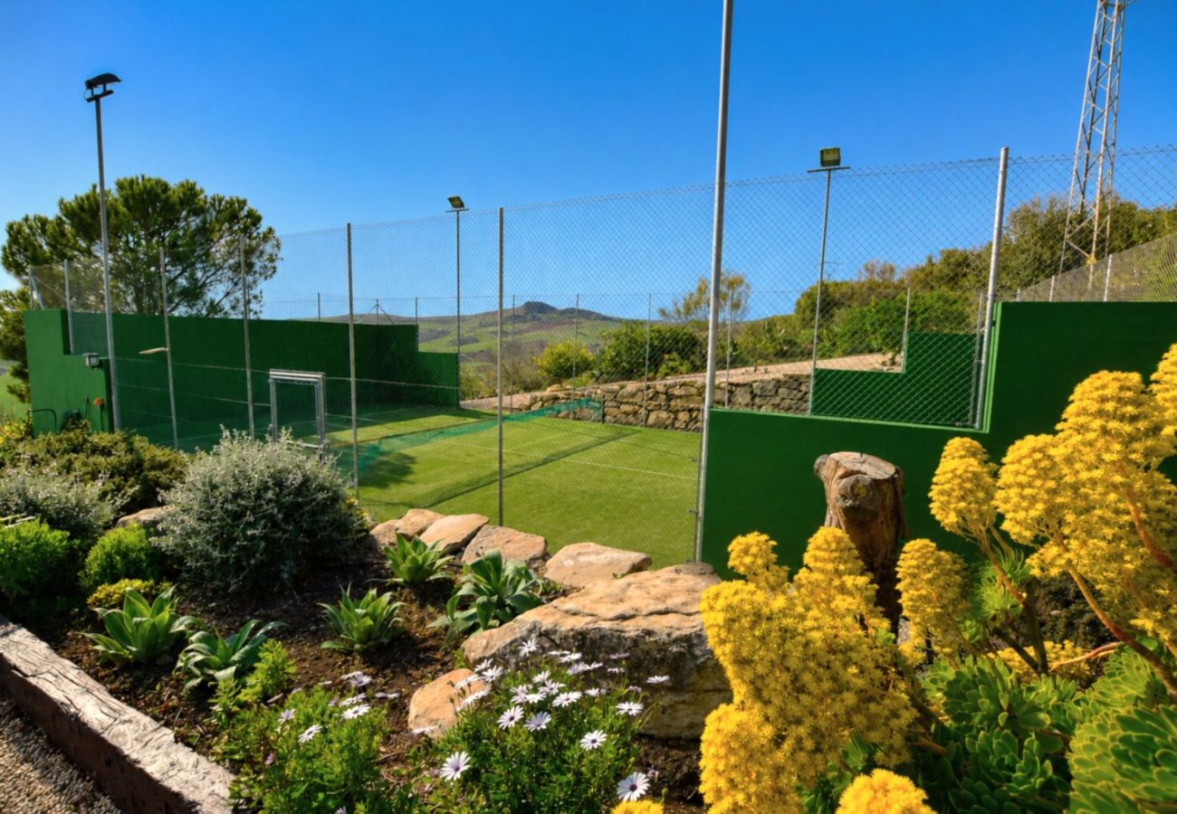 Villa à Antequera - Retraite familiale andalouse avec piscine, court de padel et à proximité du Torcal de Antequera