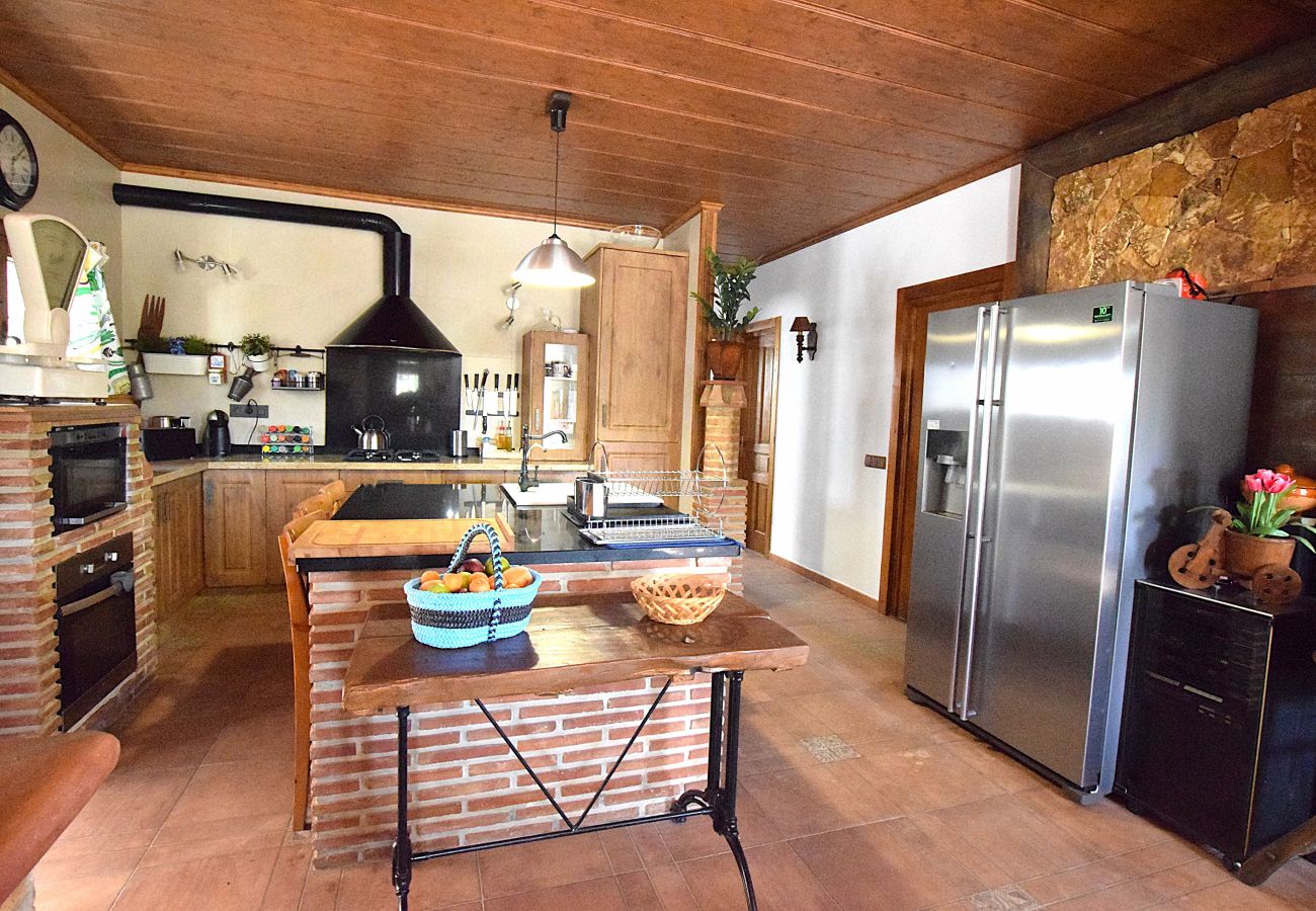 Villa à Riogordo - Belle villa andalouse avec piscine privée et vue imprenable