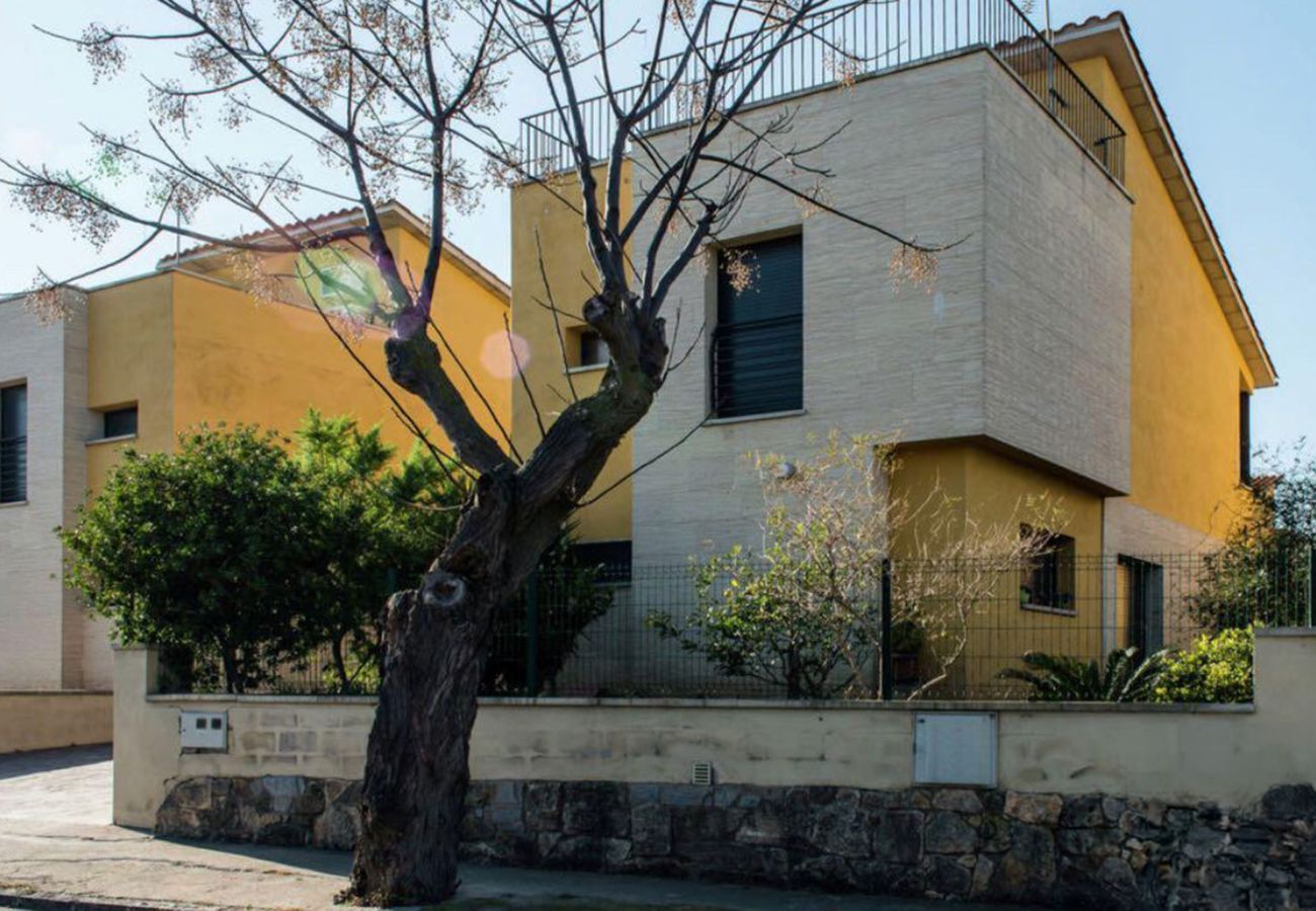 Maison à Sant Pere Pescador - Maison de vacances moderne de 3 chambres à coucher avec piscine privée à Sant Pere Pescador