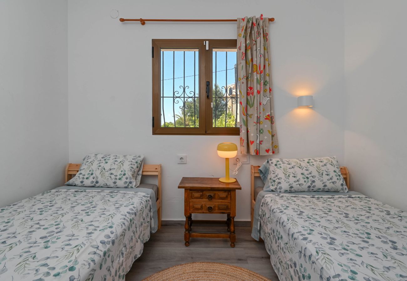 Maison à Benissa - Charmante maison de vacances et chalet, avec piscine et vue imprenable