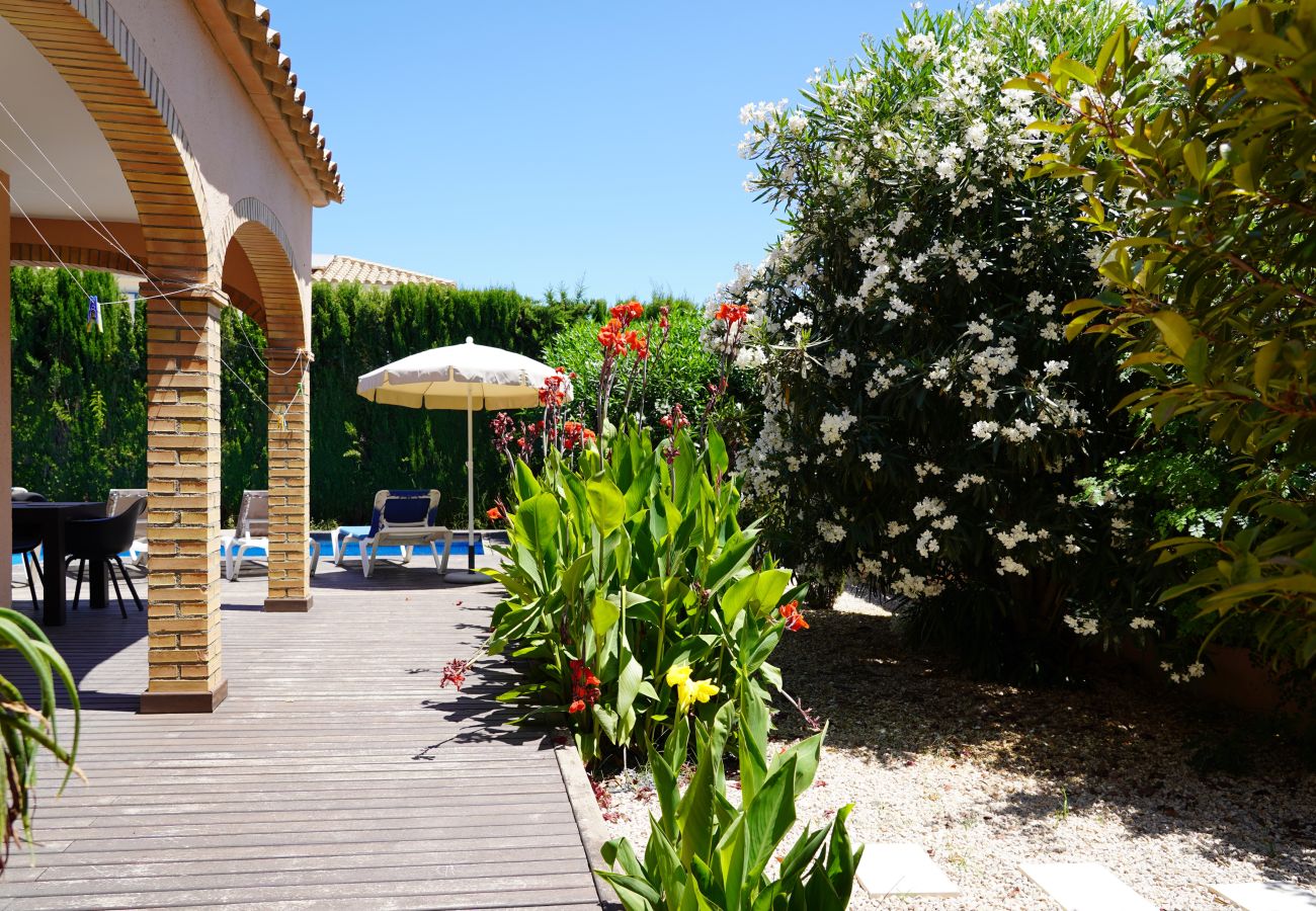 Villa in Sant Pere Pescador - Schitterende villa bij zandstrand van Sant Pere Pescador
