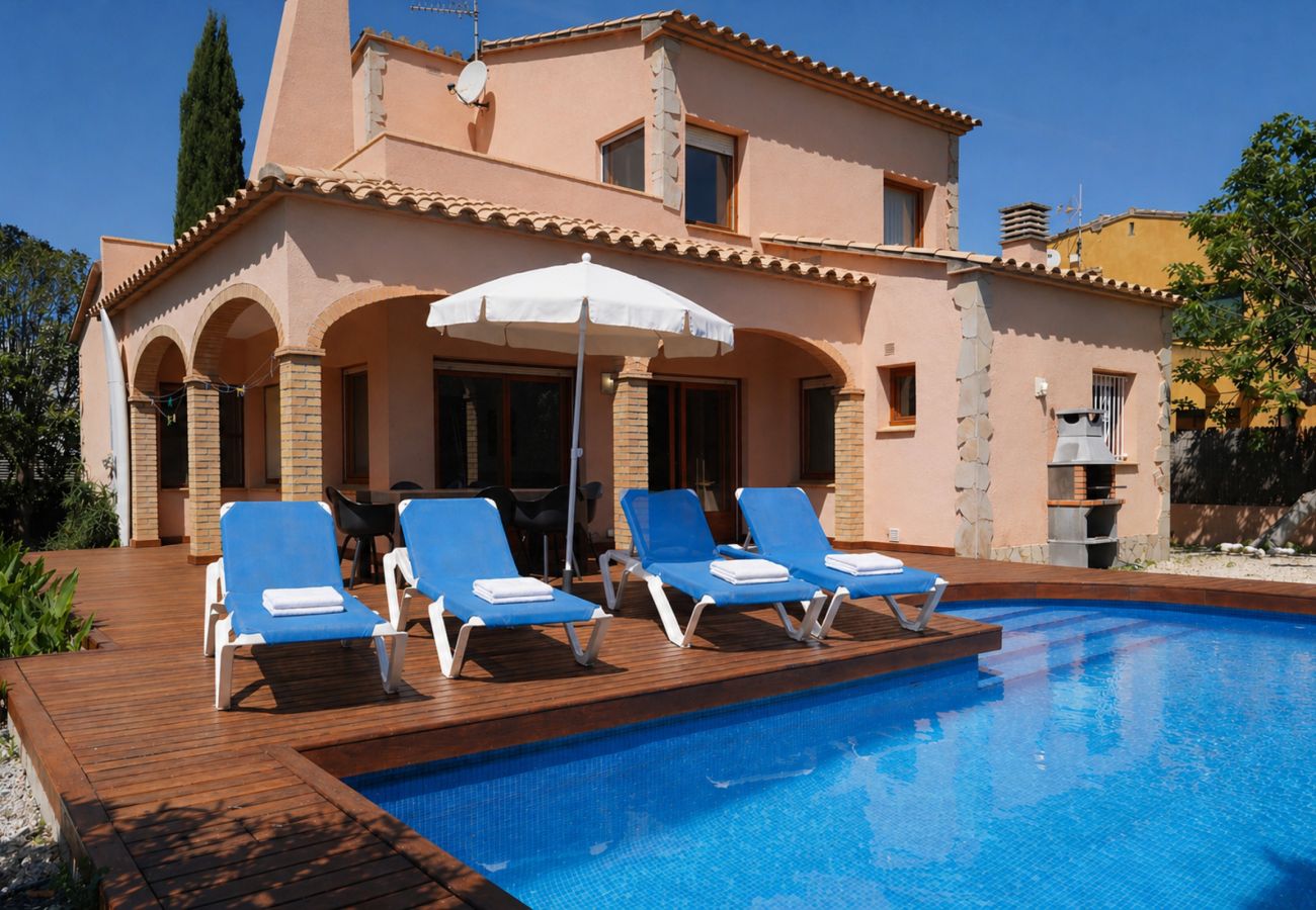Villa in Sant Pere Pescador - Schitterende villa bij zandstrand van Sant Pere Pescador