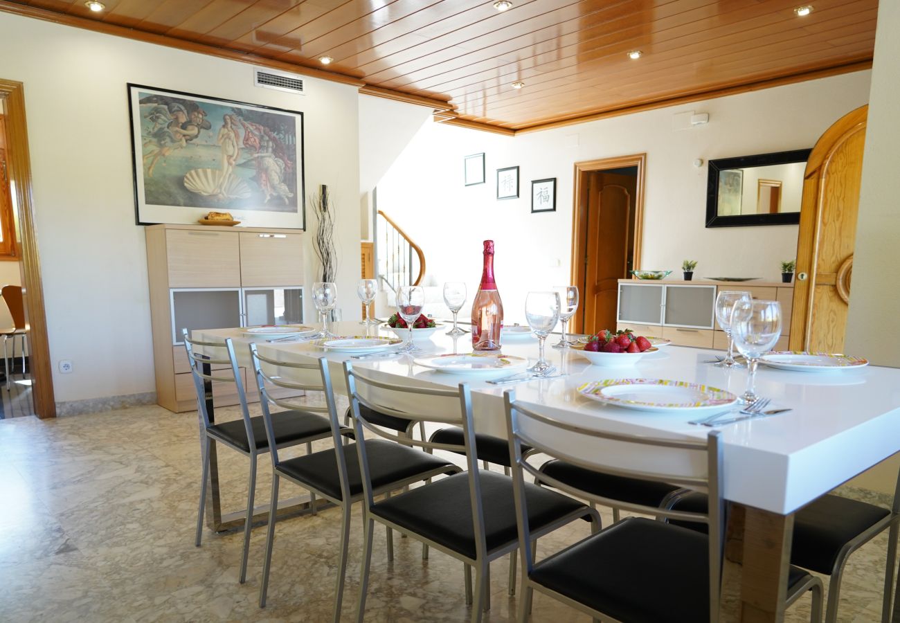 Villa in Sant Pere Pescador - Ruime villa met privézwembad vlak bij het strand aan de Costa Brava