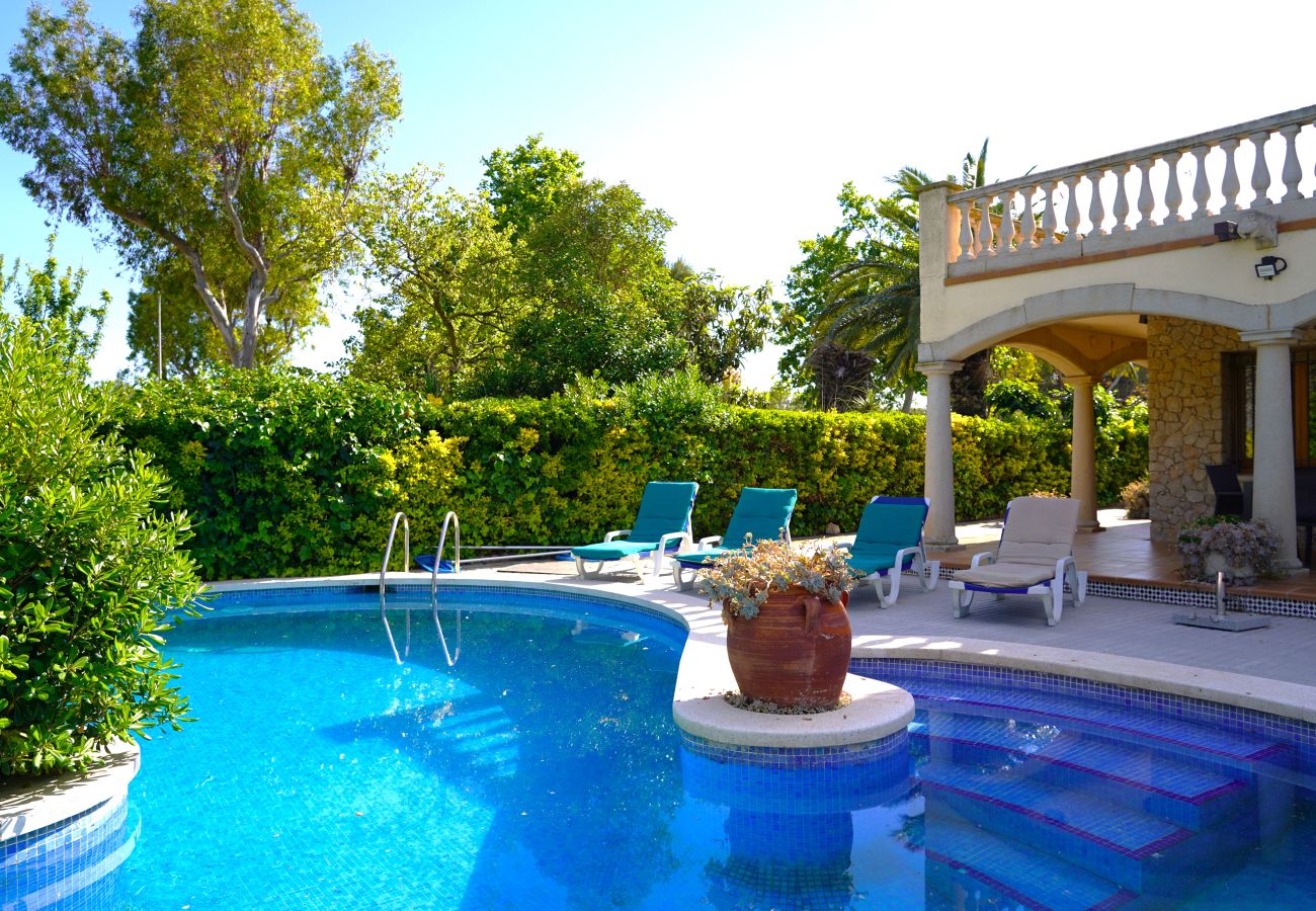 Villa in Sant Pere Pescador - Ruime villa met privézwembad vlak bij het strand aan de Costa Brava