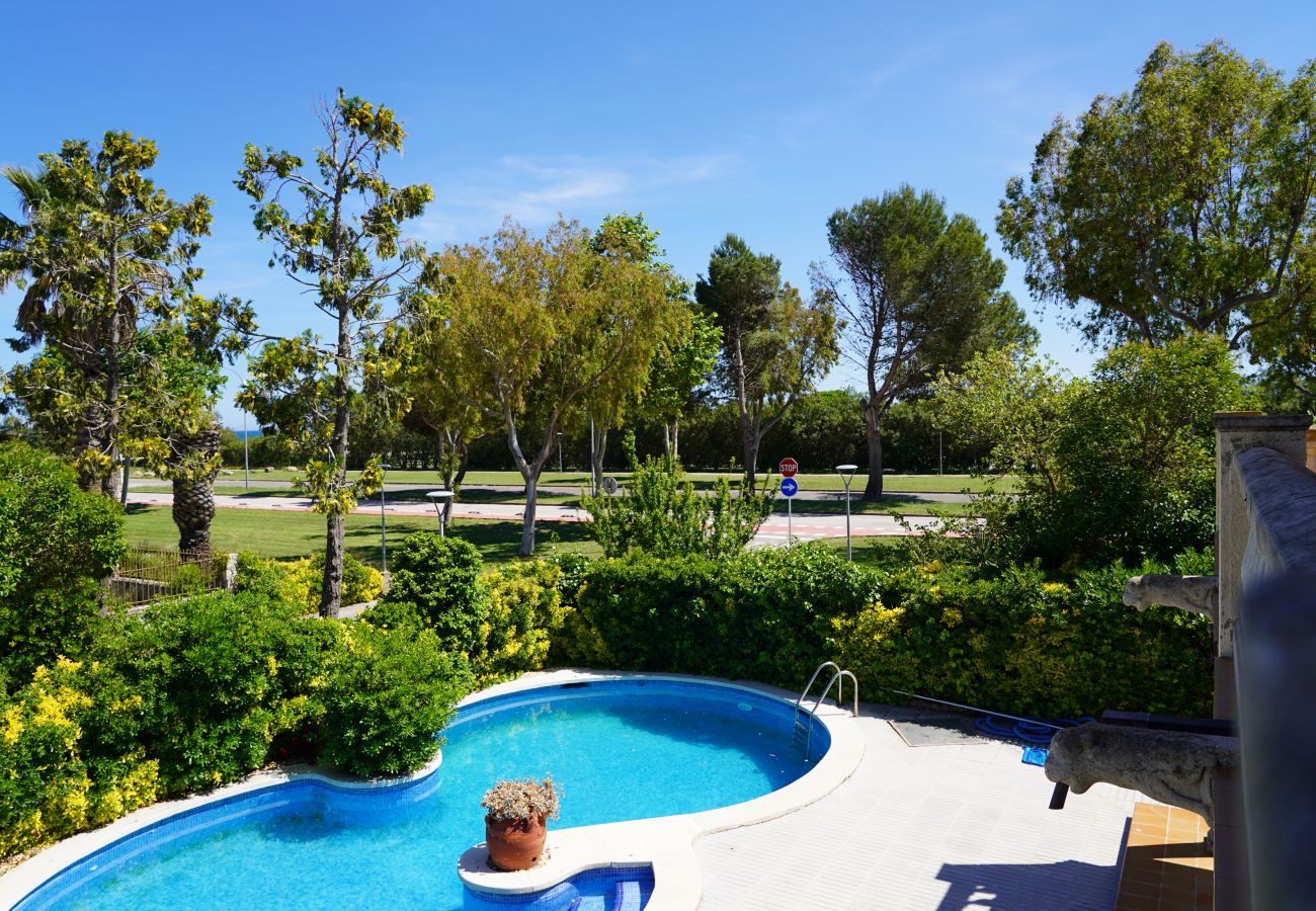 Villa in Sant Pere Pescador - Ruime villa met privézwembad vlak bij het strand aan de Costa Brava