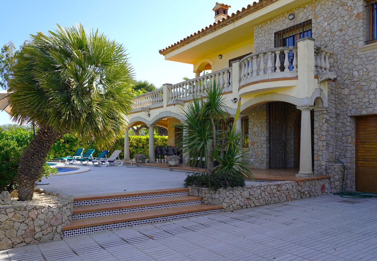 Villa in Sant Pere Pescador - Ruime villa met privézwembad vlak bij het strand aan de Costa Brava