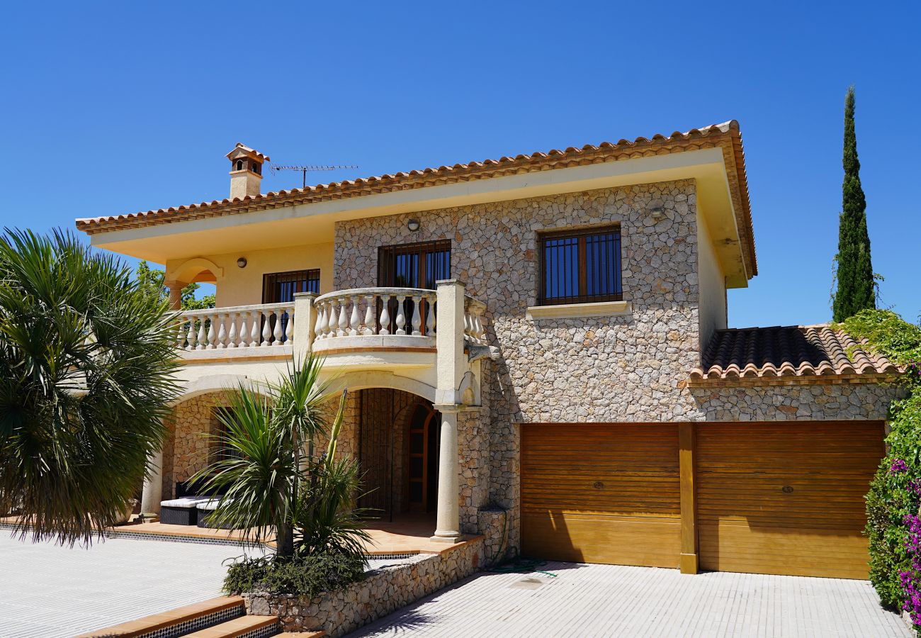Villa in Sant Pere Pescador - Ruime villa met privézwembad vlak bij het strand aan de Costa Brava
