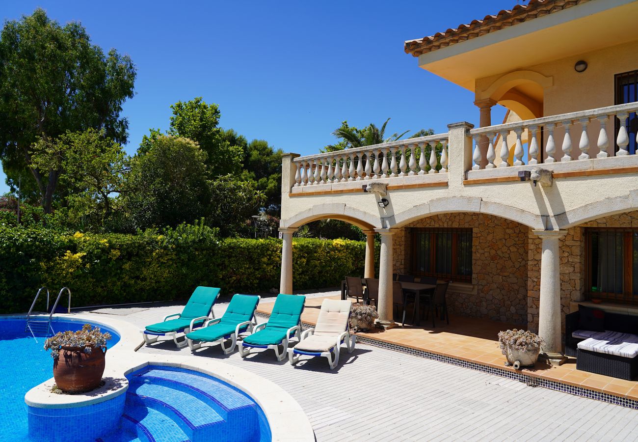 Villa in Sant Pere Pescador - Ruime villa met privézwembad vlak bij het strand aan de Costa Brava