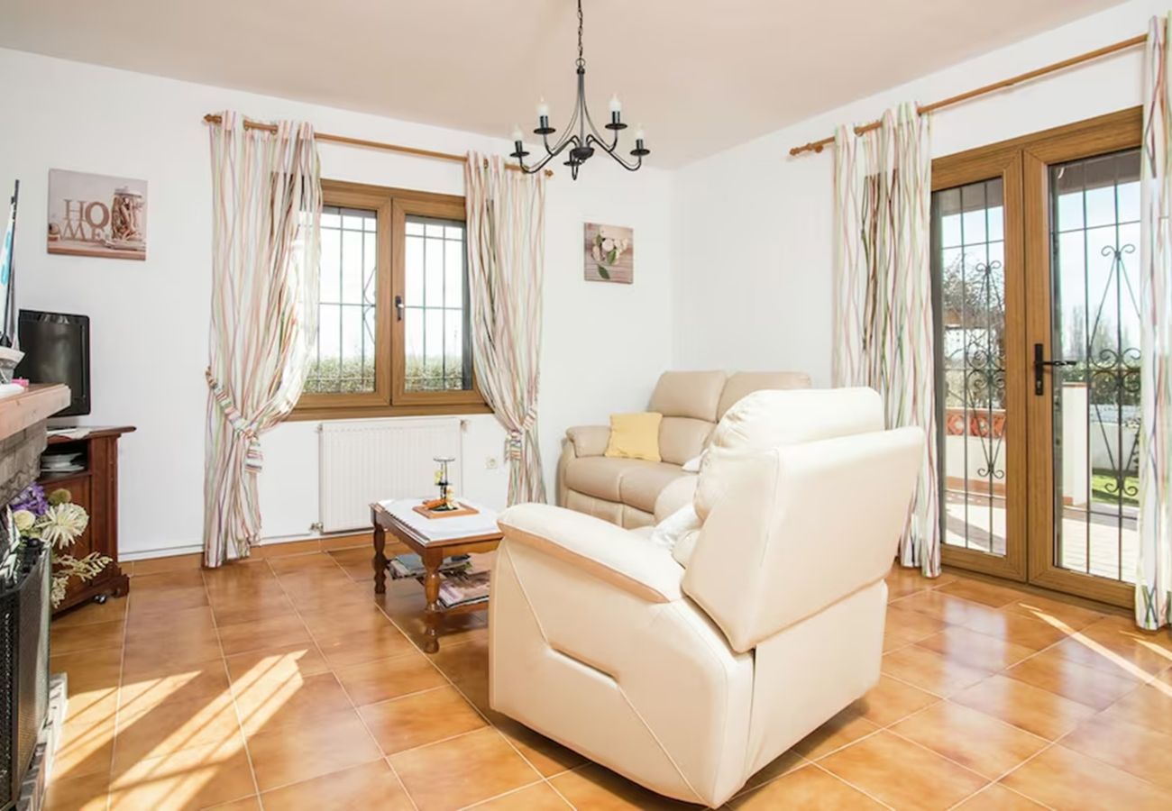 Huis in Sant Pere Pescador - Kindvriendelijk vakantiehuis vlak bij het strand in Sant Pere Pescador