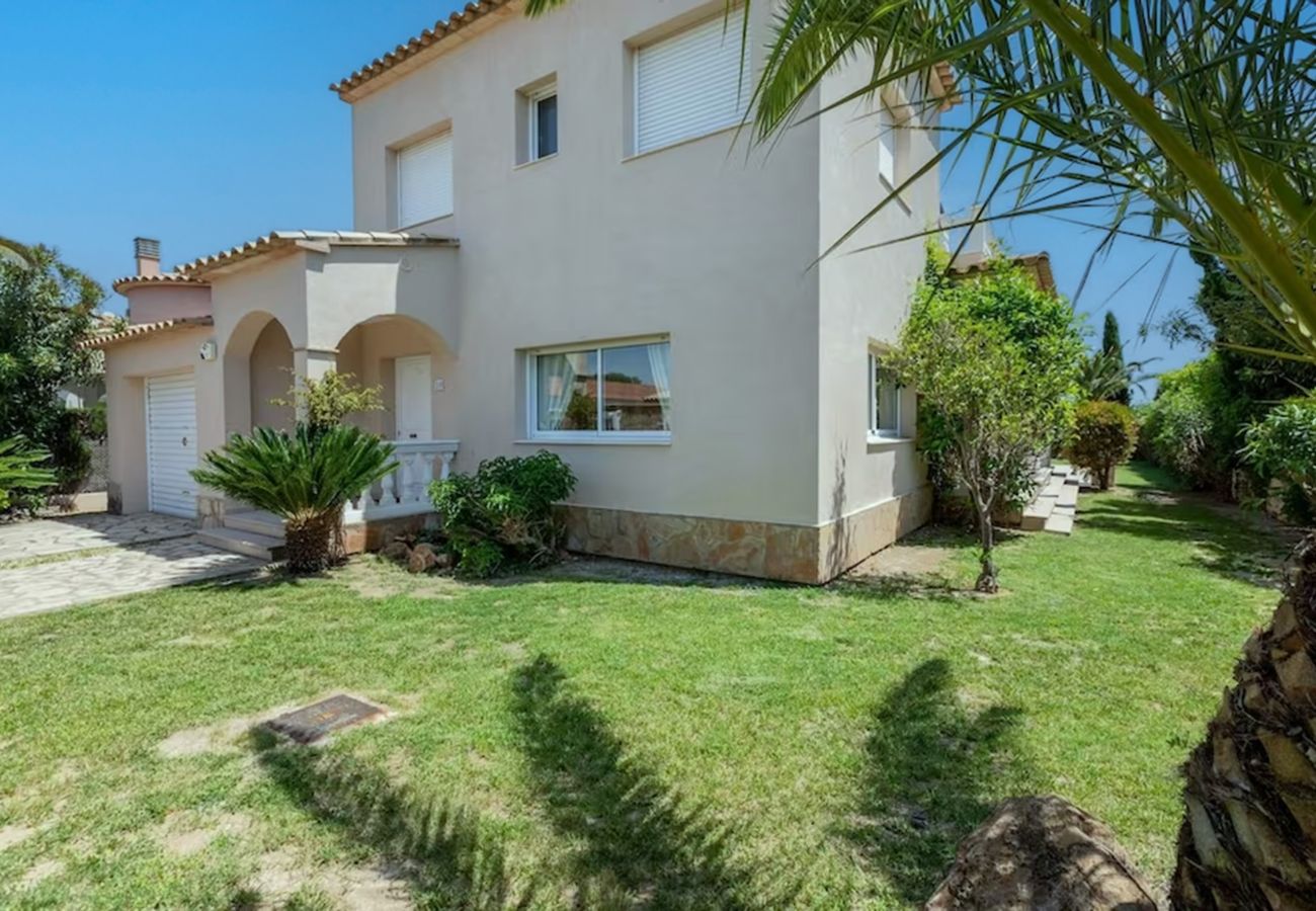 Villa in Sant Pere Pescador - Spacious good located villa in Sant Pere Pescador