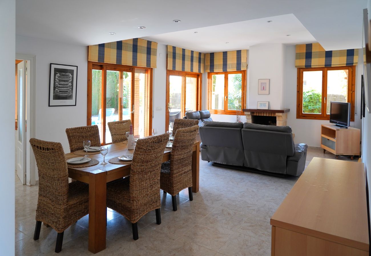 Villa in Sant Pere Pescador - Superb villa near sandy beach Sant Pere Pescador