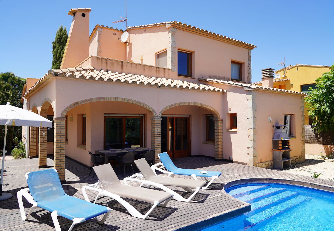Villa in Sant Pere Pescador - Superb villa near sandy beach Sant Pere Pescador