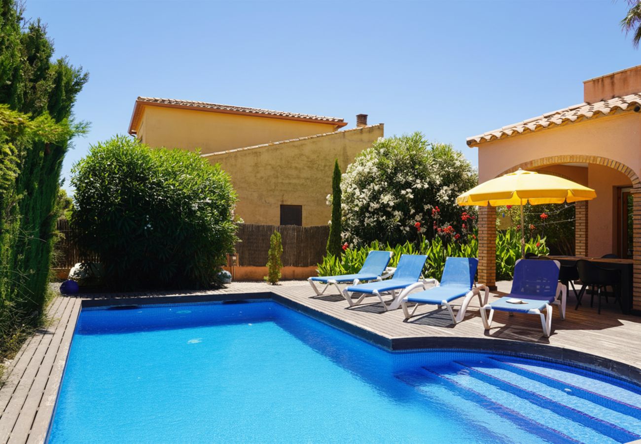 Villa in Sant Pere Pescador - Superb villa near sandy beach Sant Pere Pescador