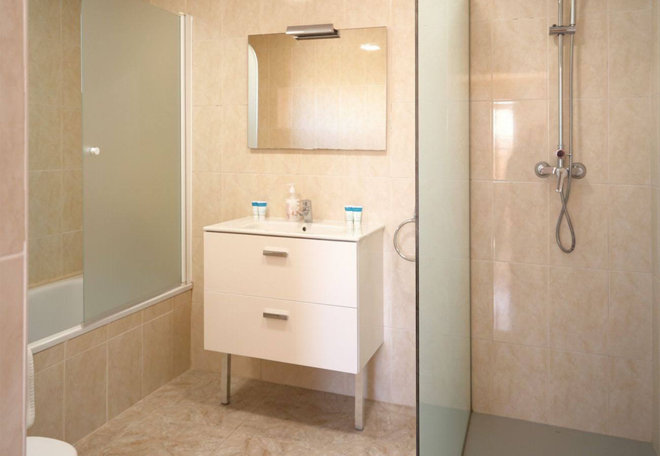 Villa in Sant Pere Pescador - Superb villa near sandy beach Sant Pere Pescador