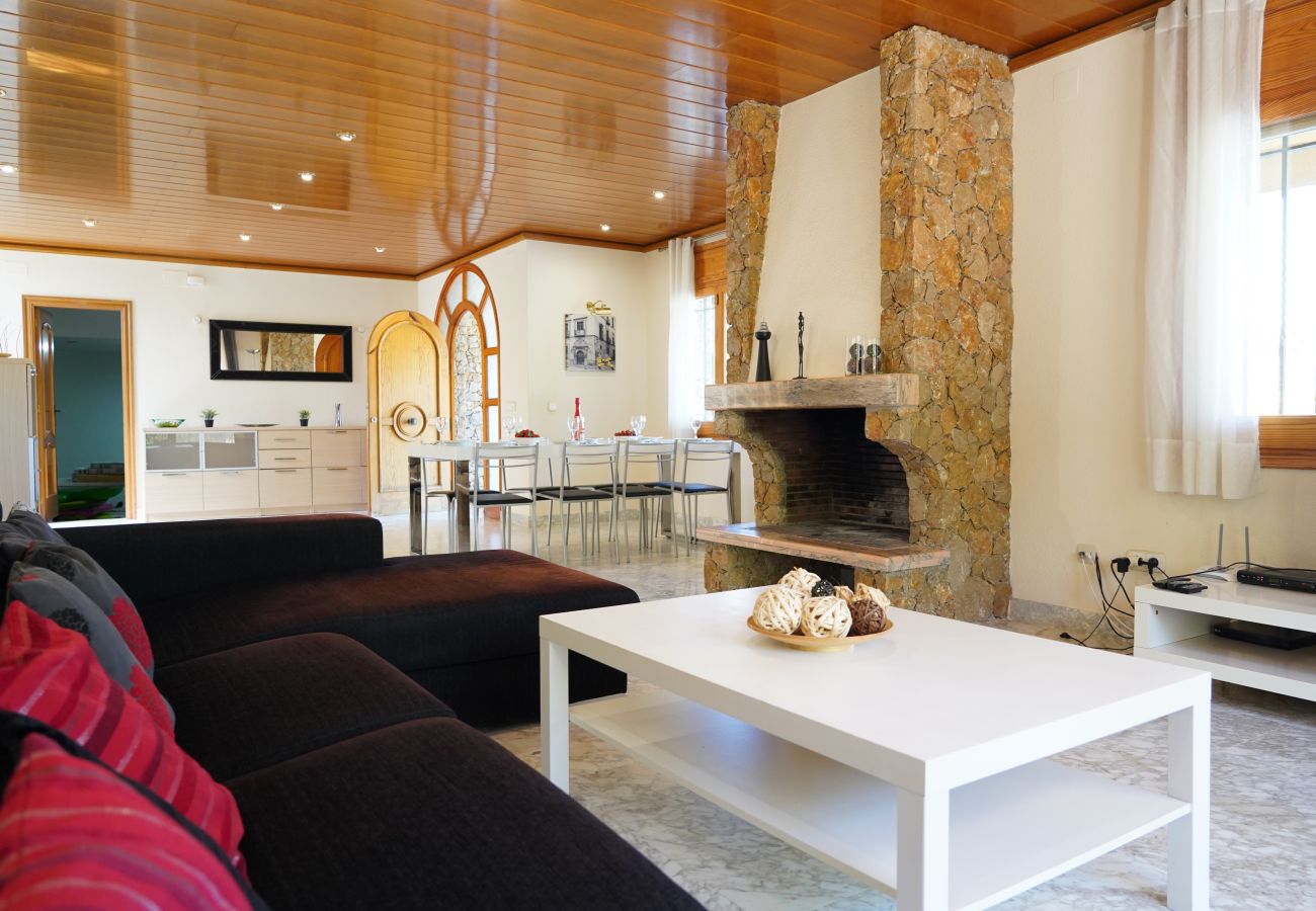 Villa in Sant Pere Pescador - Spacious villa with private pool near the beach in Costa Brava