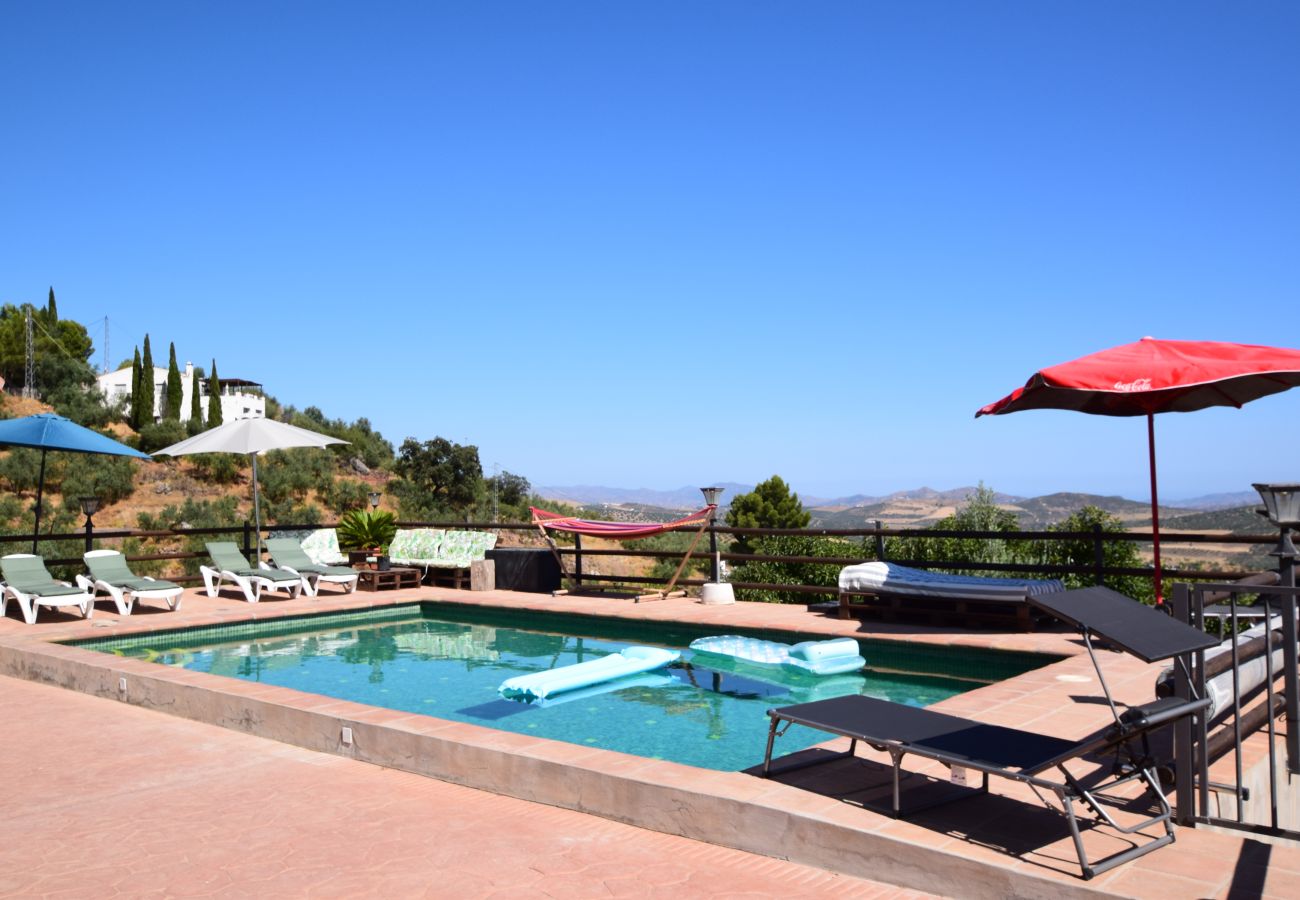 Villa in Riogordo - Idyllic Andalusian villa with private pool & stunning views