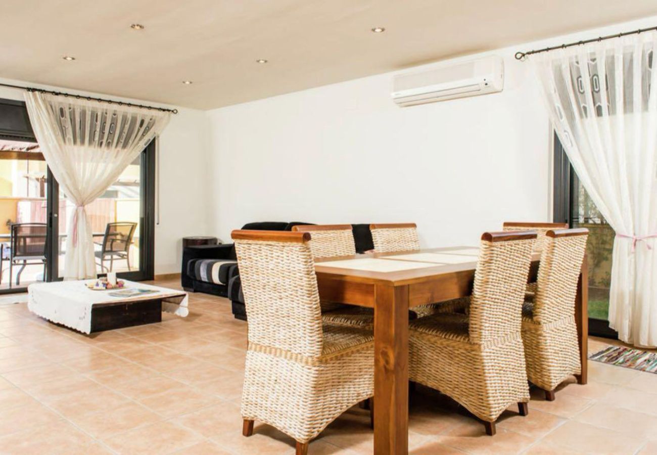 House in Sant Pere Pescador - Modern 3-Bedroom holiday home with private pool in Sant Pere Pescador