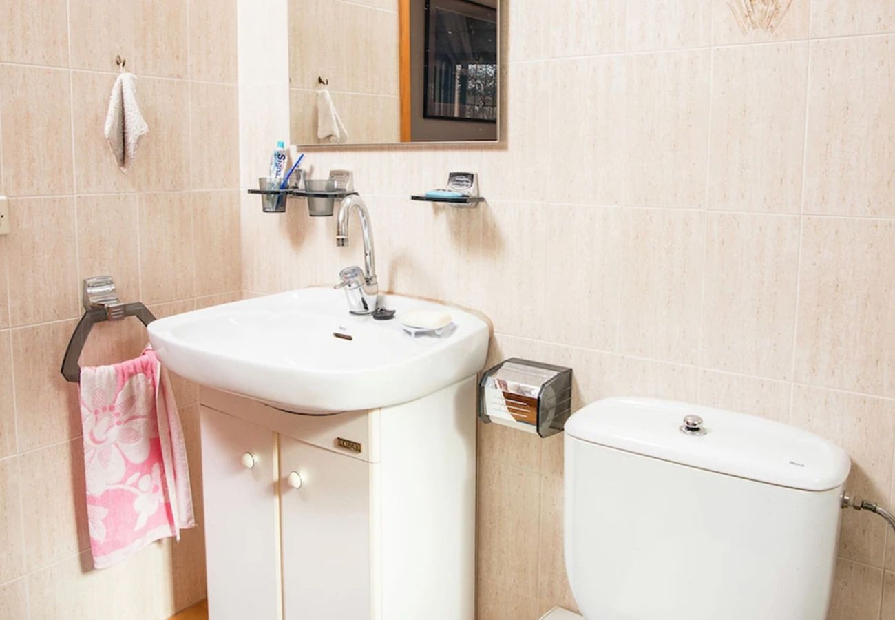House in Sant Pere Pescador - Family-friendly holiday home near the beach in Sant Pere Pescador