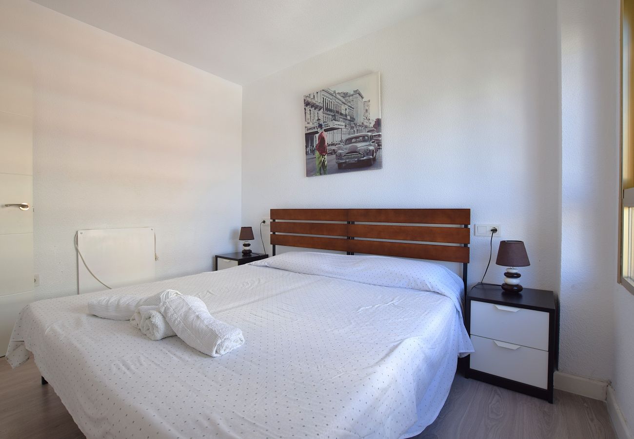 Apartment in Benidorm - Cozy apartment in Benidorm 500m from Playa de Levante