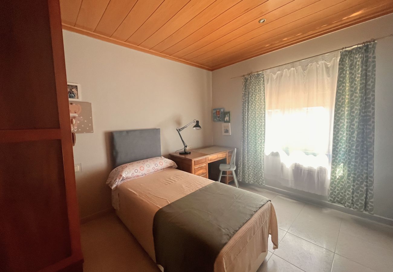 Villa in Sant Pere Pescador - Holiday home with private pool, Sant Pere Pescador